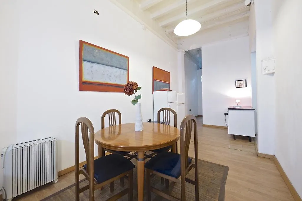 Parallel-Patio Apartment Barcelona 0*,  İspanya